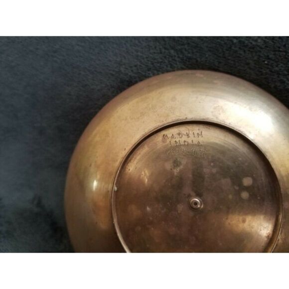 VINTAGE INDIA SOLID BRASS ROUND SHALLOW BOWL ENGRAVED  - Picture 6 of 6